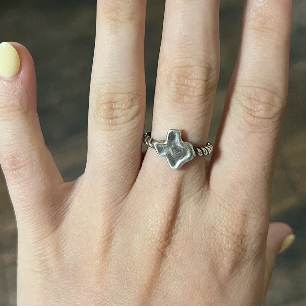 James Avery Retired Texas Twist Ring size 8